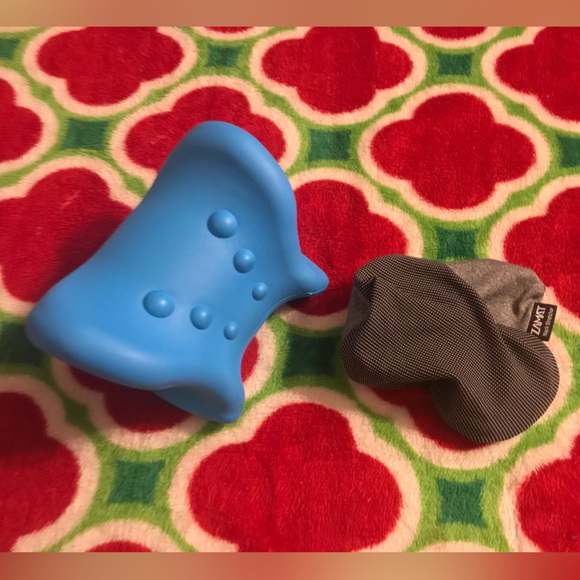 Zamat Neck Stretcher/Relaxer Pillow - Picture 5 of 12